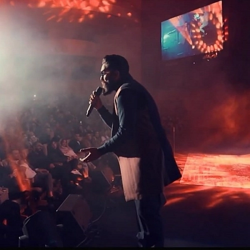 Zibatarin Roya (live) by Ali Zande Vakili